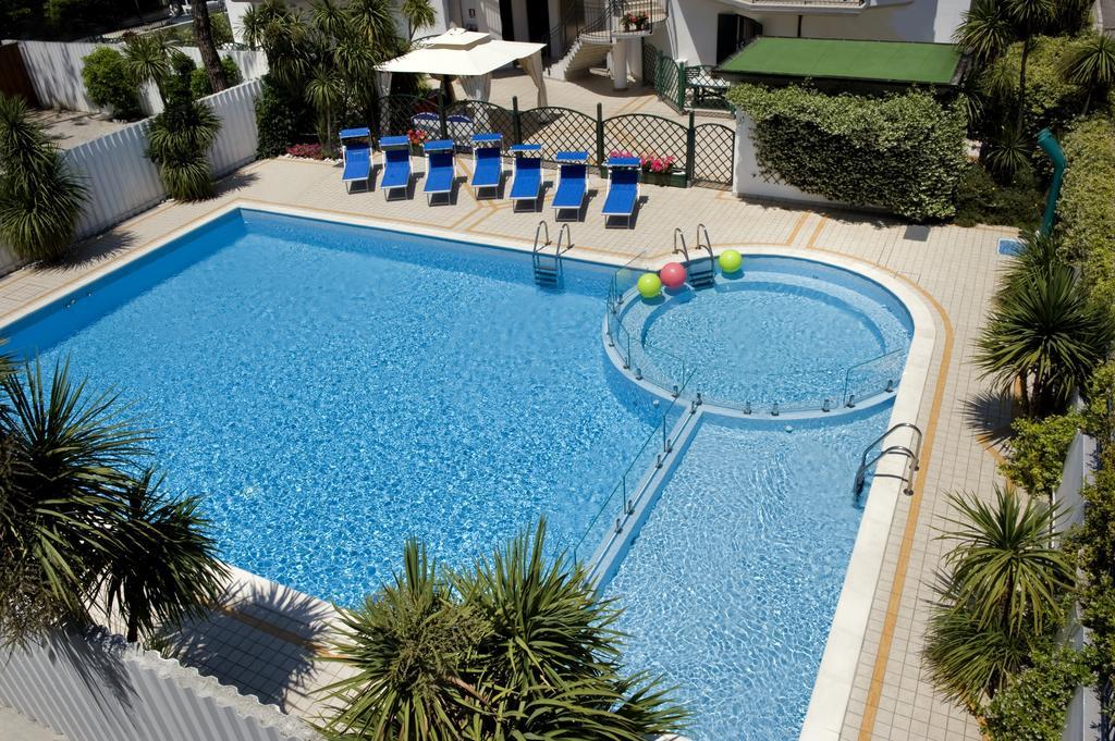 Residence Acquamarina San Benedetto del Tronto Eksteriør billede