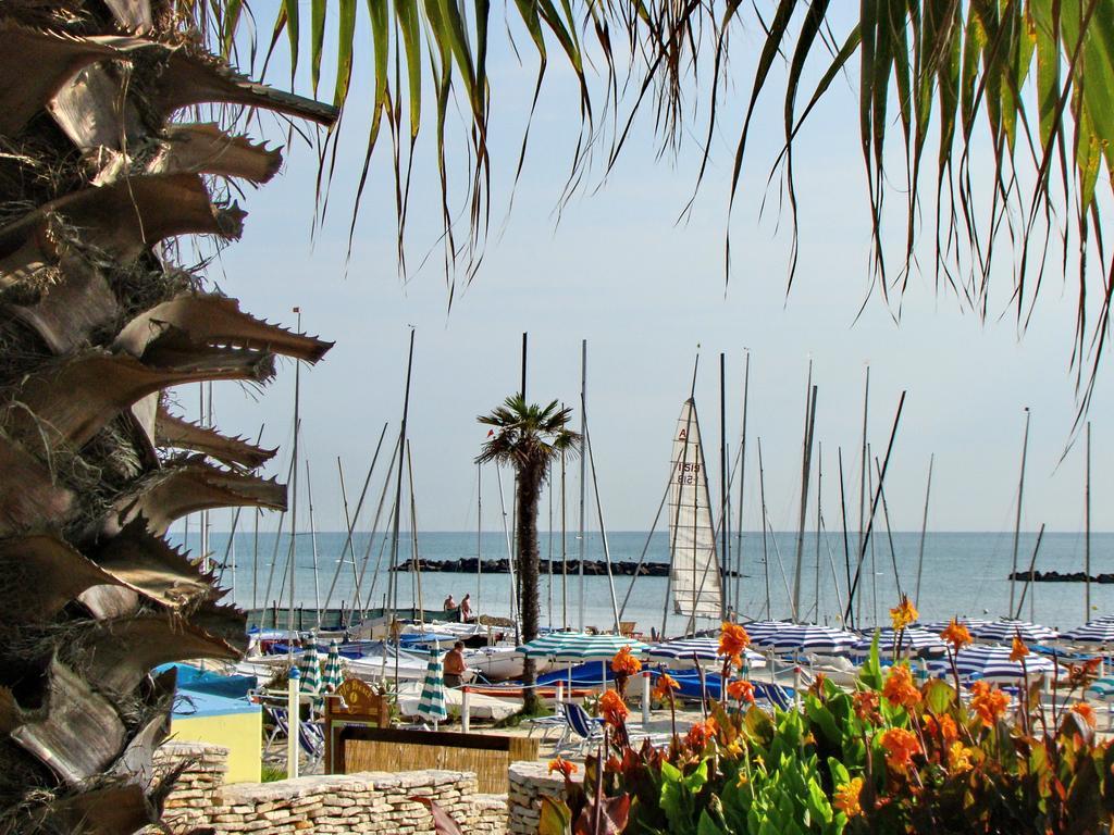 Residence Acquamarina San Benedetto del Tronto Eksteriør billede