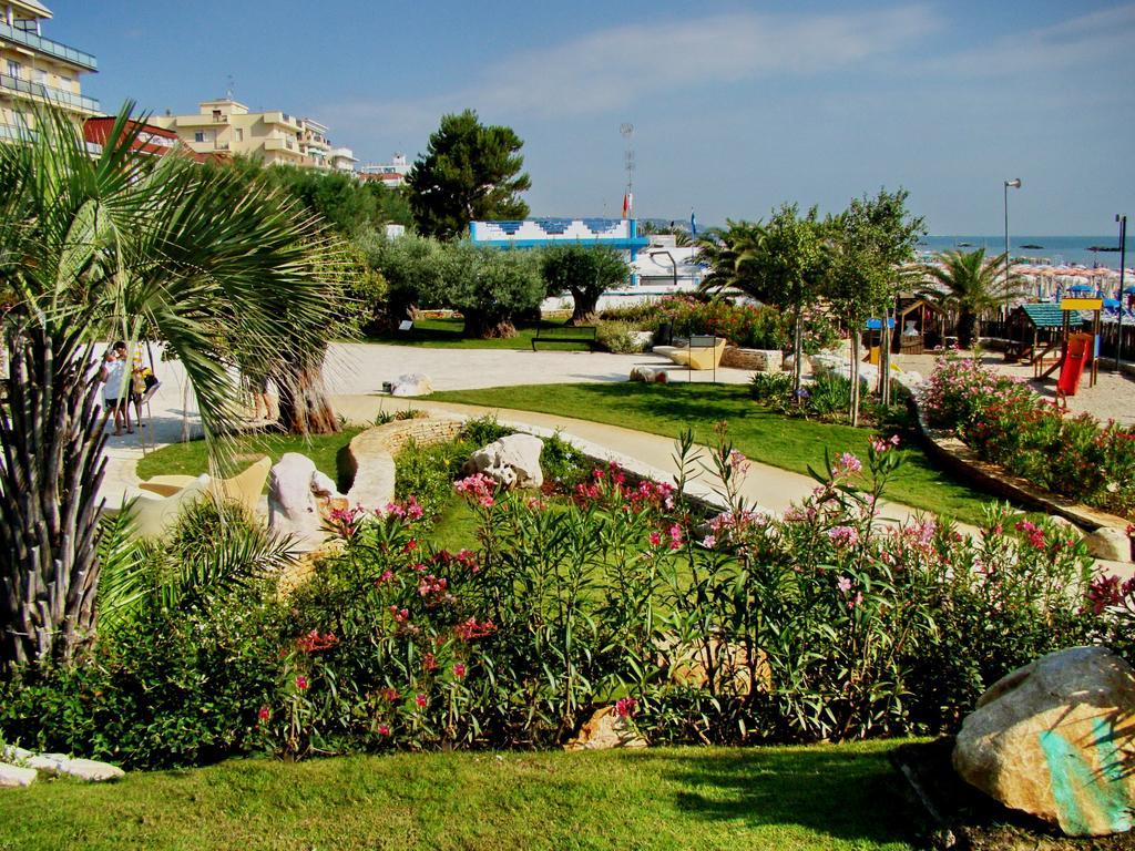 Residence Acquamarina San Benedetto del Tronto Eksteriør billede