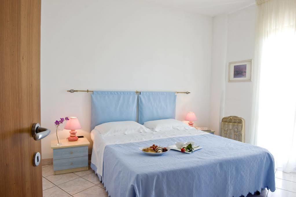 Residence Acquamarina San Benedetto del Tronto Eksteriør billede