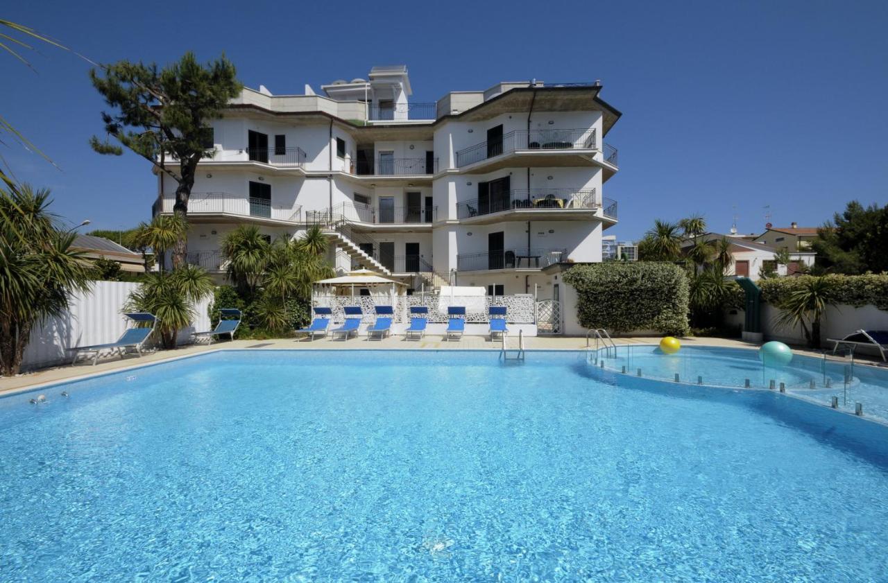 Residence Acquamarina San Benedetto del Tronto Eksteriør billede
