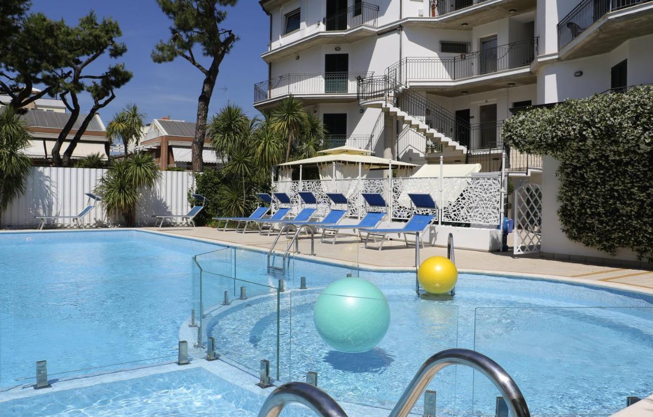 Residence Acquamarina San Benedetto del Tronto Eksteriør billede
